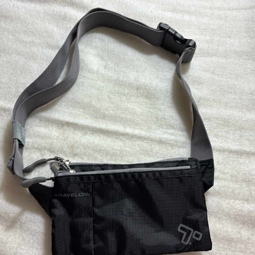 Travelon Waist Fanny Pack Travel 6 Pocket Adjustable Strap Belt Bag Black Nylon